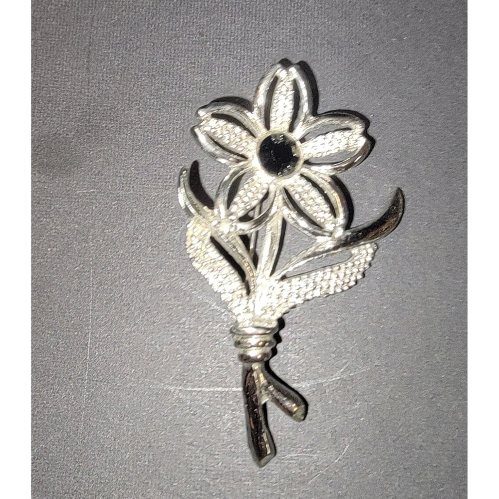 Vintage Signed Sarah Coventry Black Beauty Flower Silver Tone Brooch Pin
